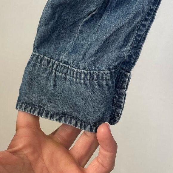 Cloth & Stone Denim Shirttail Button Down Chambray Shirt Large Casual Light - Picture 8 of 10